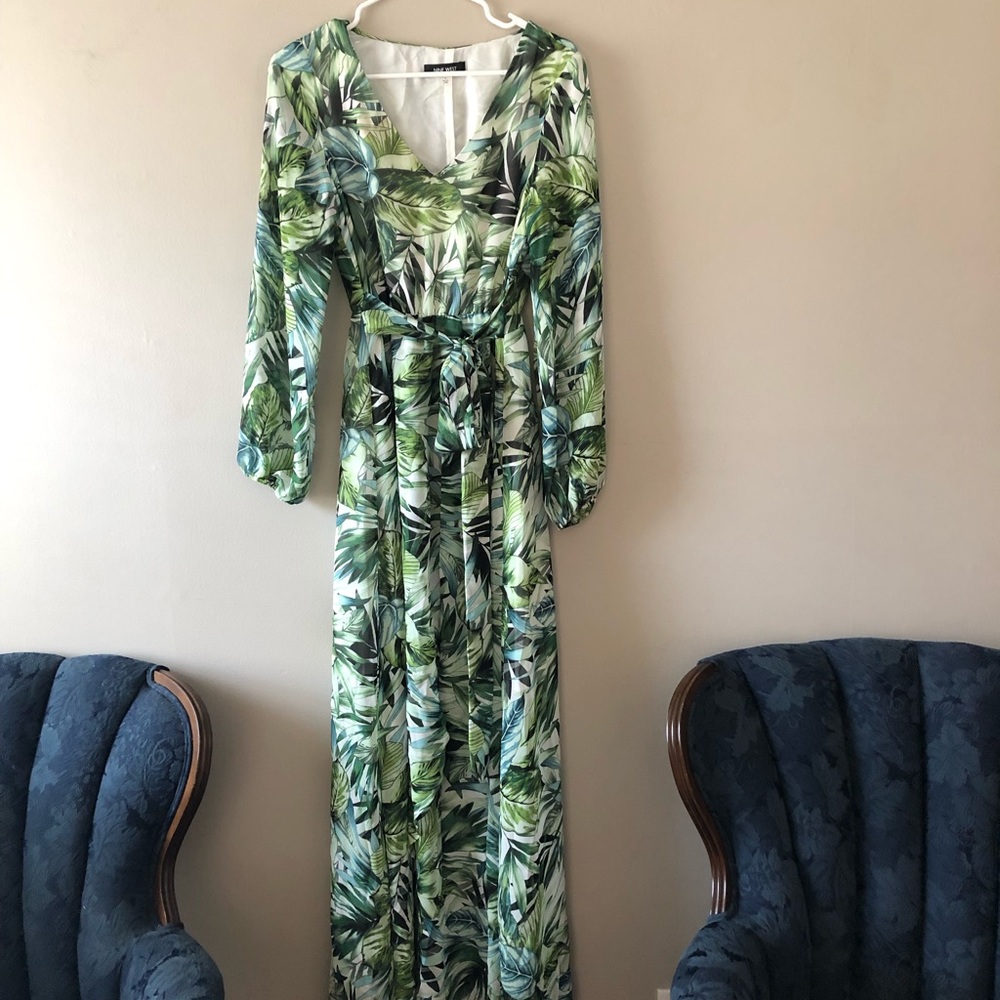 COPY - Nine West palm leaf pattern maxi dress. Si…